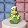 Figur aus Fondant - Kleiner Dino im Ei
