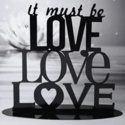 Silhouette aus Metall - It must be Love